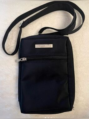 Baggallini Black Nylon Small Crossbody Bag Organizer Travel Wallet Purse